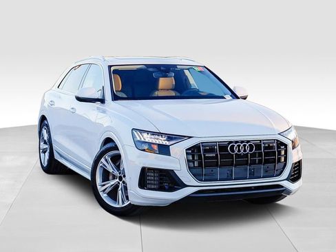 Used 2023 Audi Q8 Prestige w/ Prestige Package image 2