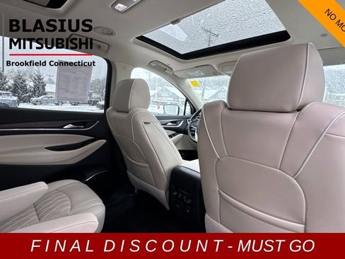 Used 2022 Buick Enclave Avenir image 25