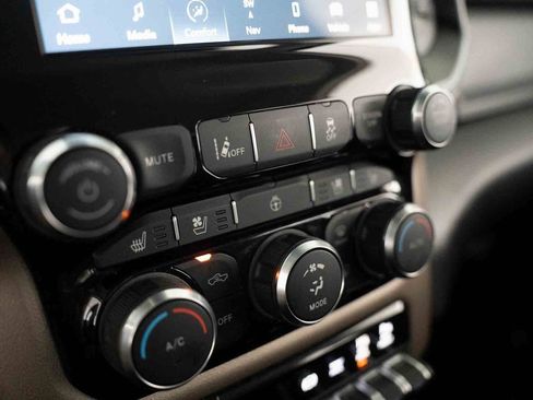 Used 2024 RAM 2500 Laramie w/ Safety Group image 31