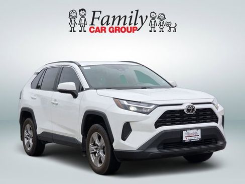Used 2022 Toyota RAV4 XLE image 2