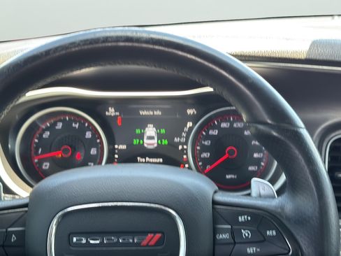 Used 2016 Dodge Charger R/T Scat Pack w/ Beats Audio Group RWD image 28