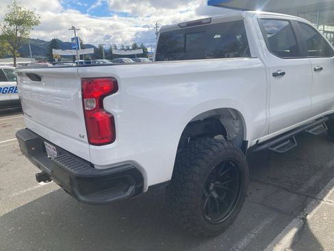 Used 2019 Chevrolet Silverado 1500 LT Trail Boss image 4