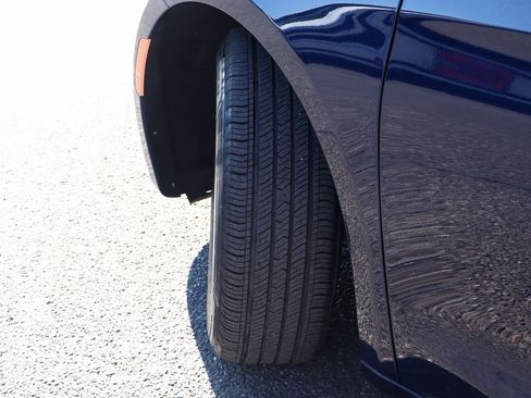 Used 2019 Chrysler Pacifica Touring image 43