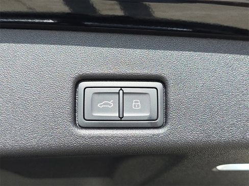 New 2025 Audi Q5 Premium image 13