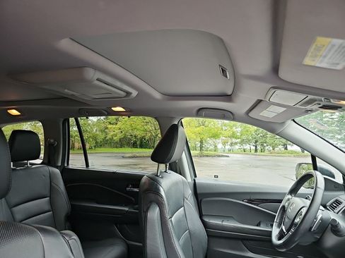 Used 2016 Honda Pilot Elite image 12