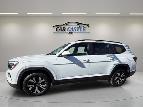 Used 2024 Volkswagen Atlas SE AWD/4WD image 14