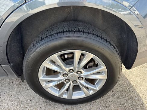 Used 2020 Cadillac XT5 Luxury FWD image 2
