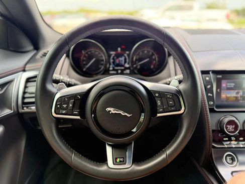 Used 2018 Jaguar F-TYPE R AWD/4WD image 15