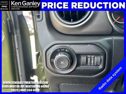 Used 2021 Jeep Wrangler Sport AWD/4WD image 13