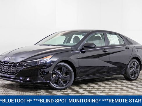 Used 2022 Hyundai Elantra SEL w/ Cargo Package image 2
