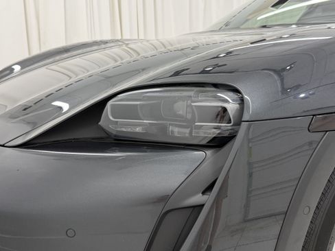 Certified 2022 Porsche Taycan 4 Cross Turismo AWD/4WD image 17