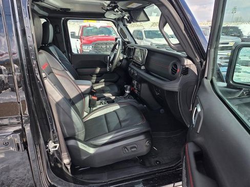 Used 2024 Jeep Gladiator Rubicon w/ Technology Group image 9