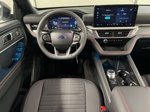 New 2026 Ford Explorer ST-Line w/ ST-Line Street Pack image 8