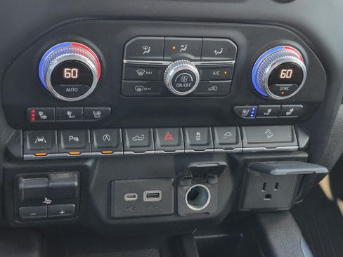 Certified 2020 GMC Sierra 1500 AT4 w/ AT4 Premium Package AWD/4WD image 32