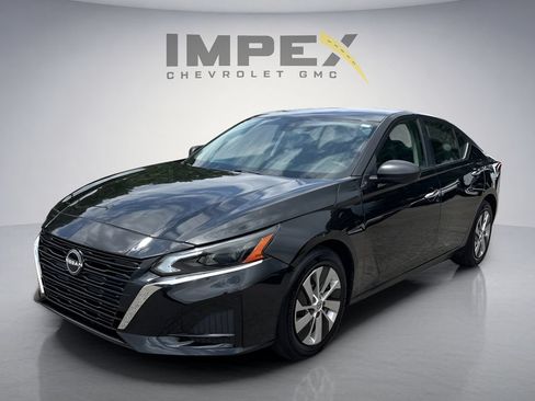 Used 2025 Nissan Altima 2.5 S FWD image 1