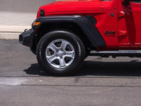 Used 2022 Jeep Wrangler Unlimited Sport AWD/4WD image 9