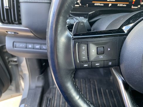 Used 2022 Nissan Pathfinder Platinum w/ Cargo Package FWD image 19