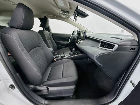 Used 2025 Toyota Corolla LE FWD image 30