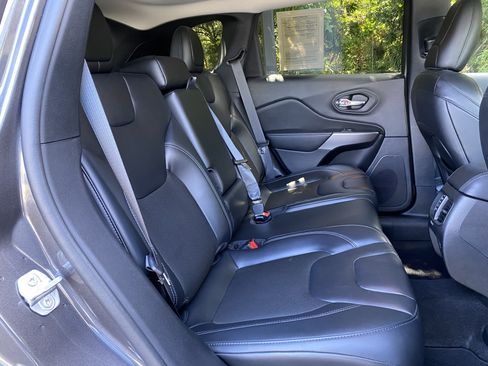 Used 2021 Jeep Cherokee Latitude Plus w/ Sun & Sound Group FWD image 36
