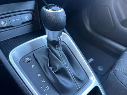 New 2026 Hyundai Venue SE image 21