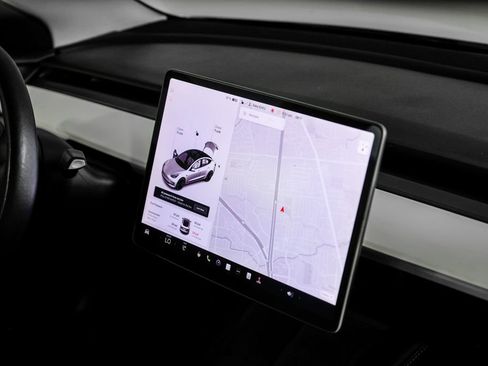 Used 2021 Tesla Model 3 Performance image 19