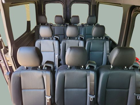 Used 2025 Mercedes-Benz Sprinter 2500 image 21