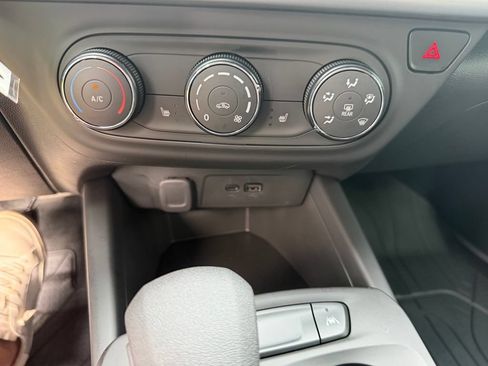New 2026 Chevrolet Trax LS w/ LS Convenience Package FWD image 20