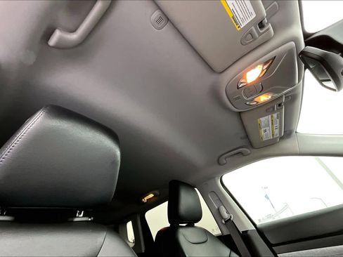 Used 2022 Jeep Compass Latitude image 13