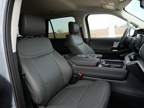 New 2026 Ford Expedition Active AWD/4WD image 24