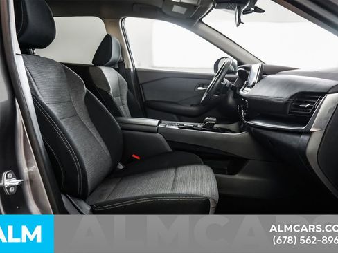 Used 2022 Nissan Rogue SV FWD image 19