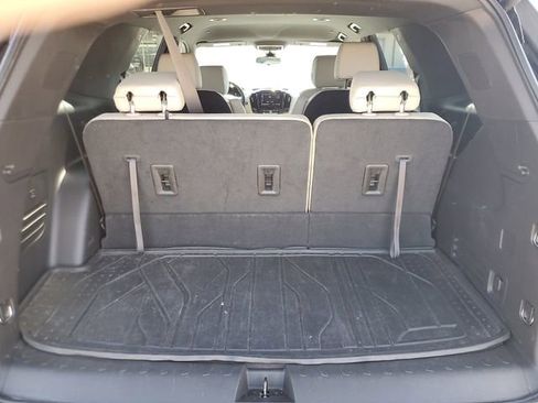 Used 2024 Chevrolet Traverse LT image 8