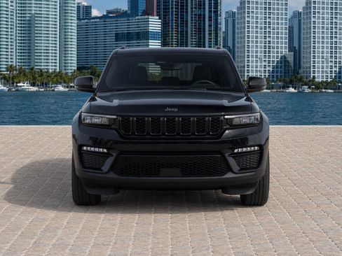 Used 2024 Jeep Grand Cherokee Limited w/ Black Appearance Package RWD image 5
