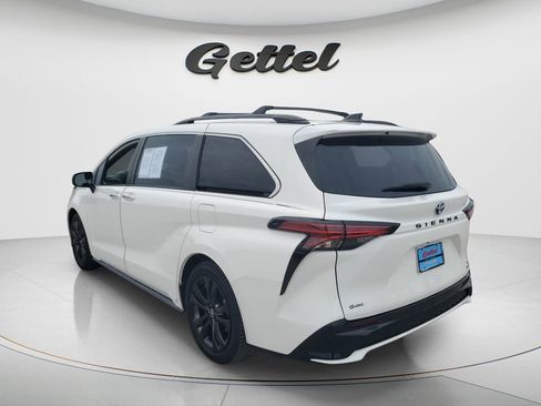 Certified 2023 Toyota Sienna XSE FWD image 6