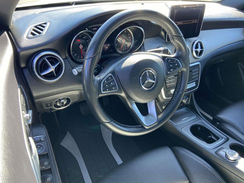Used 2018 Mercedes-Benz CLA 250 image 2