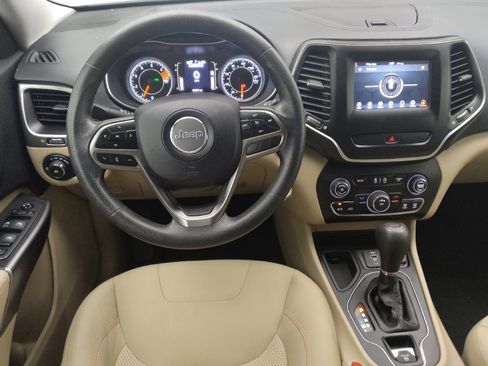 Used 2019 Jeep Cherokee Latitude w/ Popular Appearance Group FWD image 22