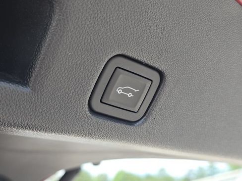 Used 2024 GMC Acadia Elevation FWD image 12