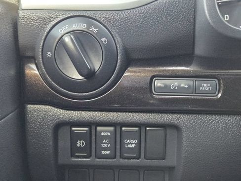 Used 2017 Nissan Titan SV RWD image 22
