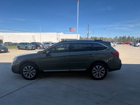 Used 2018 Subaru Outback 3.6R Touring w/ Popular Package #3 image 5
