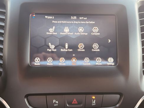 Used 2021 Jeep Cherokee Latitude Plus image 14