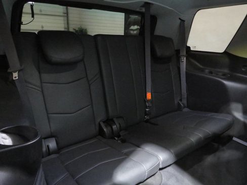 Used 2016 Cadillac Escalade Luxury RWD image 12