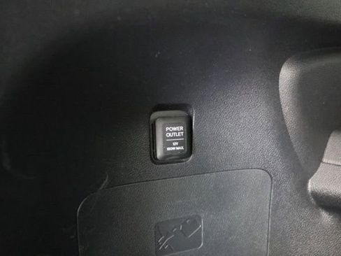 Used 2018 Honda Pilot Touring image 39