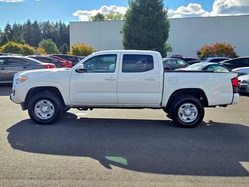 Used 2023 Toyota Tacoma SR AWD/4WD image 7