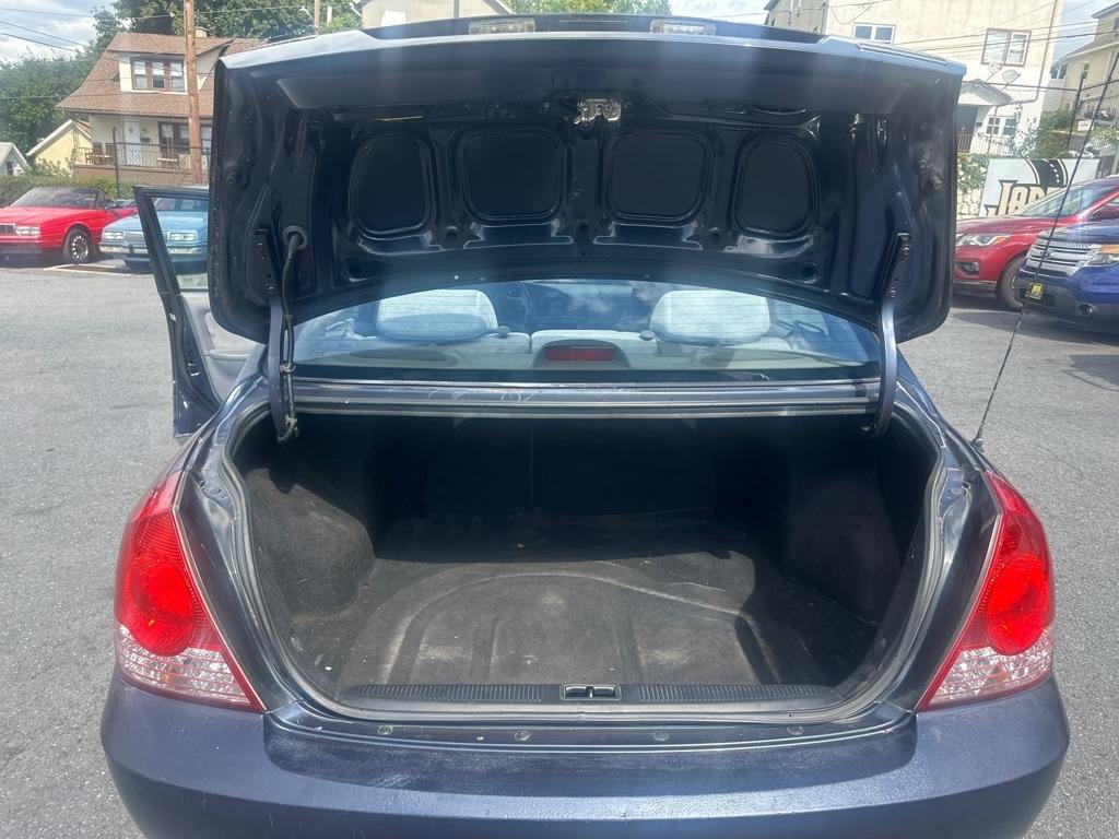 Used 2005 Hyundai Elantra GLS FWD image 35