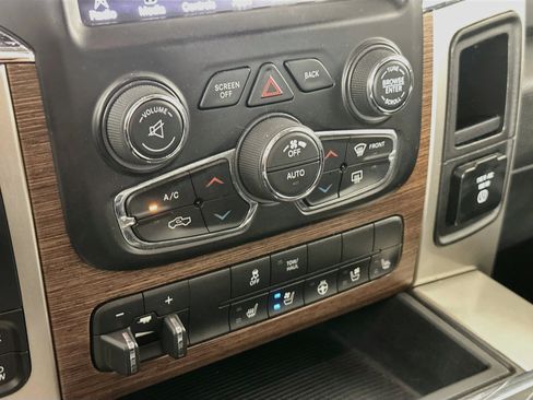 Used 2015 RAM 1500 Laramie w/ Convenience Group AWD/4WD image 23