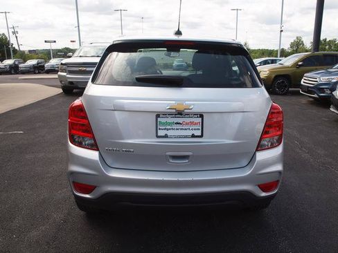 Used 2018 Chevrolet Trax LS AWD/4WD image 2