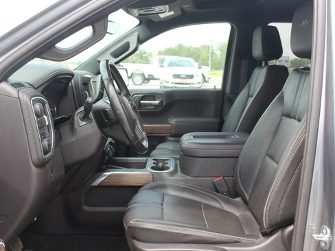 Used 2020 Chevrolet Silverado 1500 High Country w/ Technology Package image 18