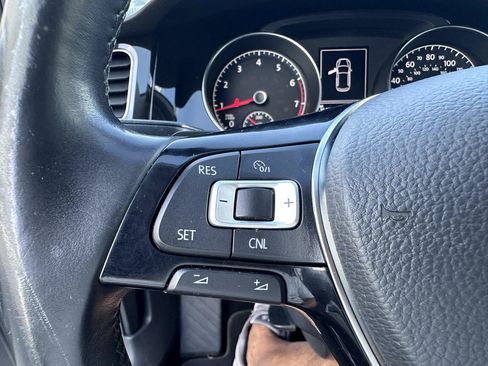 Used 2015 Volkswagen Golf S FWD image 19