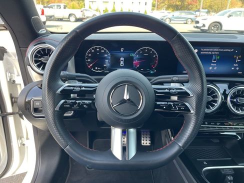 Used 2025 Mercedes-Benz CLA 250 4MATIC image 16