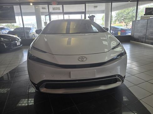 Used 2023 Toyota Prius Prime FWD image 2