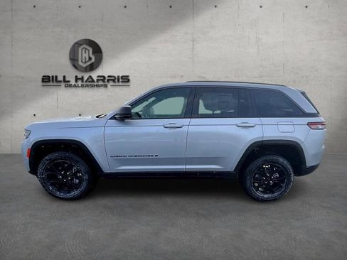 New 2026 Jeep Grand Cherokee Altitude AWD/4WD image 10